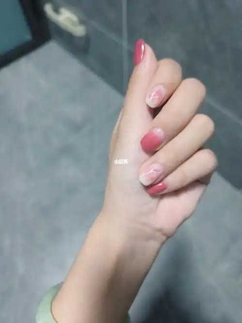 适合黑黄皮的美甲,简单的款式#夏天美甲  #美甲  #显白美甲  #亲手晒