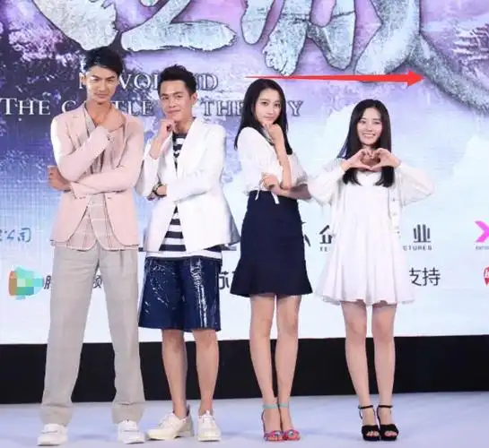 个矮多尴尬鞠婧祎被笑王子文遭调侃