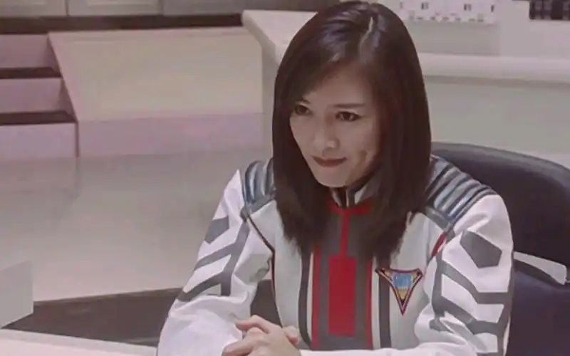 迪迦奥特曼居间惠队长酒窝无酒人自醉