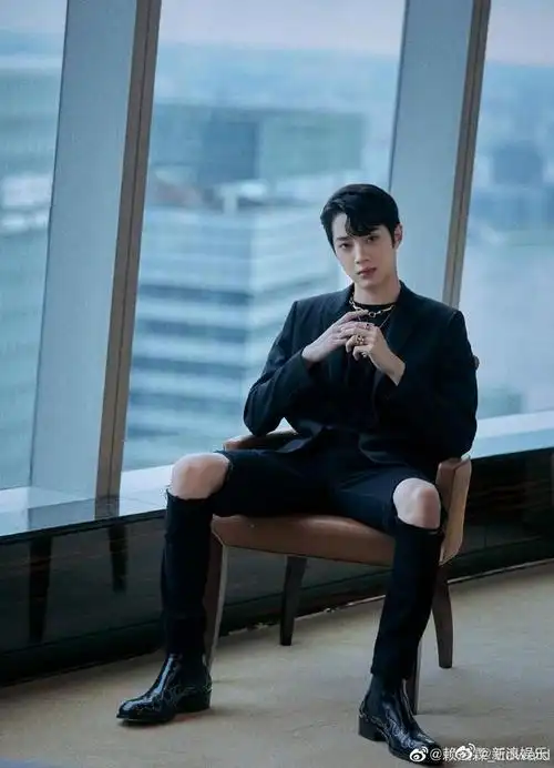 赖冠霖发博称怕了 并将停更日常生活照