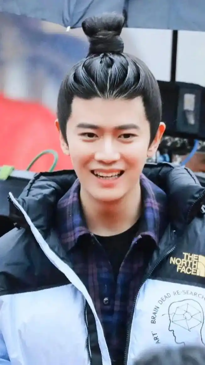 回顾长安如故开机时的嘉伦.#任嘉伦 #任嘉伦工作室 #向全世 - 抖音