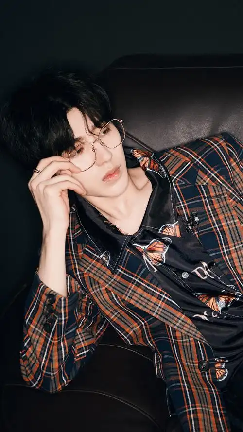 蔡徐坤高清iphone手机壁纸