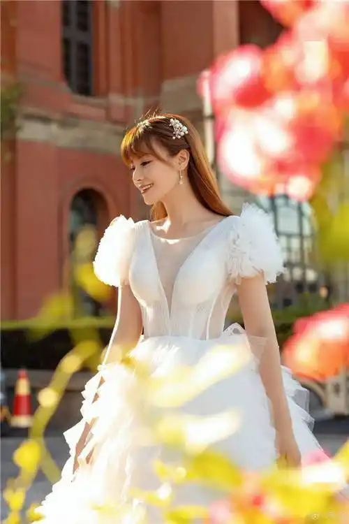 smg主持人万蒂妮晒照称女儿是恩人!