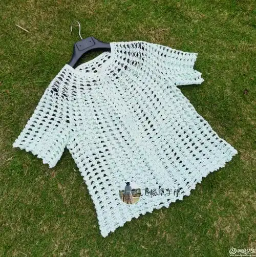 浅绿从领口往下编织女士钩针短袖外披