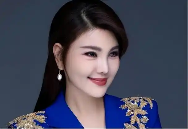 杆》,这首歌曲曾经在全国各地传唱,让人们感受到了蒙古族的豪迈和热情