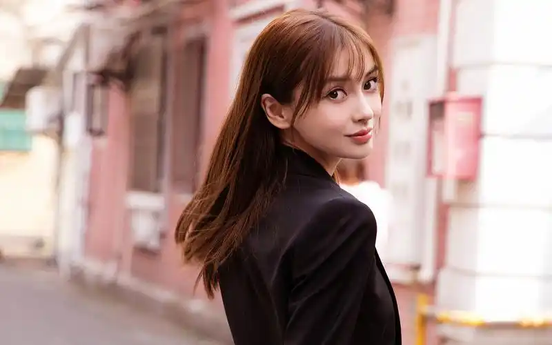 angelababy最新高清桌面壁纸图片,分辨率:1920x1200