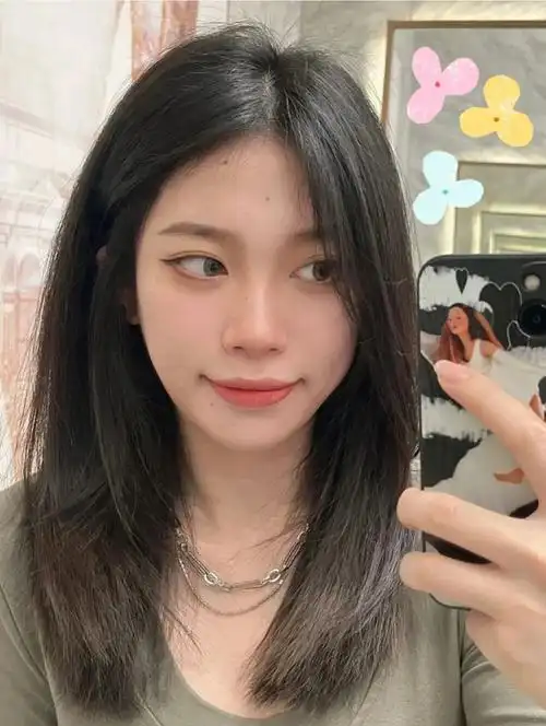 女神的感觉~～直发就是那种自然的美 无论是头发的质感还是发型带来的