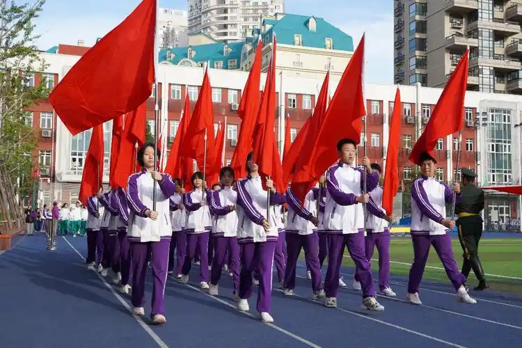 清华附中将台路校区举办第六届秋季田径运动会-清华大学附属中学