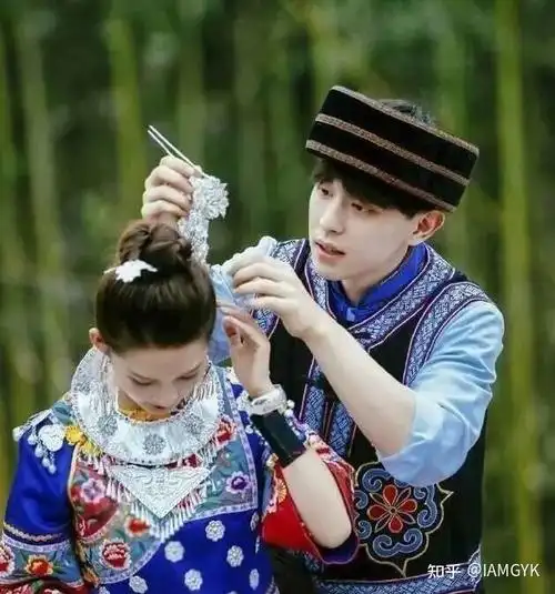 邓伦李沁又合体两家粉丝异口同声不结婚很难收场