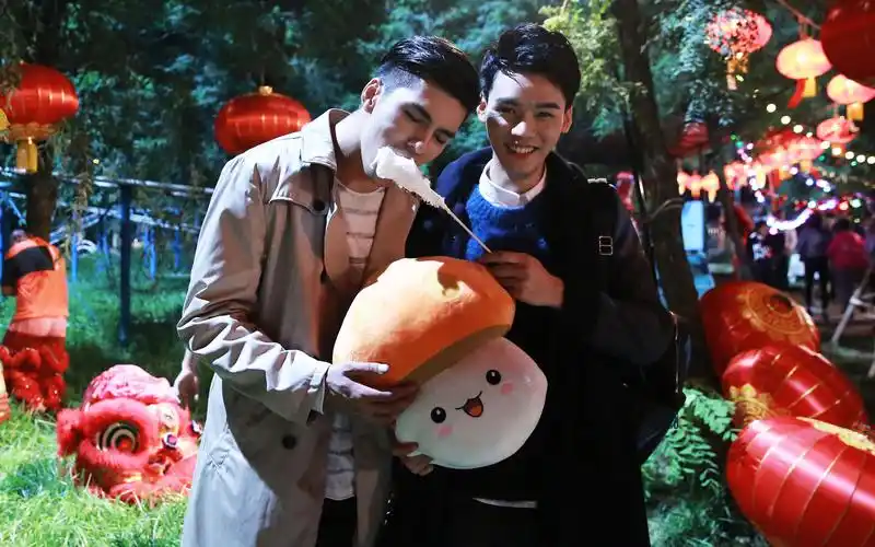 盛势网络剧盛势拍摄花絮之我的滑板鞋小妖倾情演绎