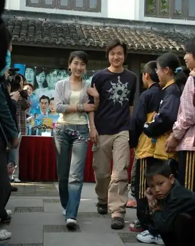 p>《夏日里的春天》是由 a href="#" data-lemmaid="13482116">唐辉