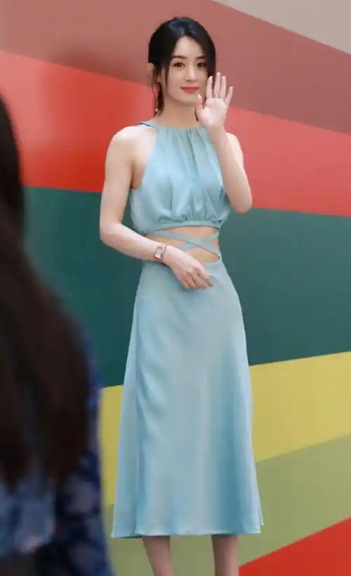 赵丽颖露面再现"腰精",细腰长腿引人瞩目,冯绍峰有福了_身材_裙子