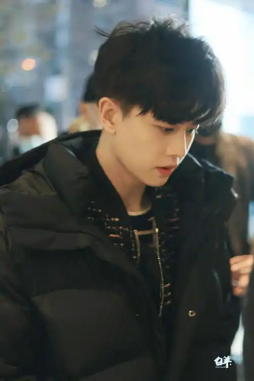 眼里有光,干净清澈,我的宝贝又美又帅又可爱@任嘉伦allen