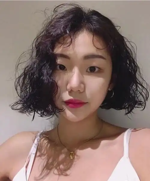 2021发型就选烫卷卷蓬松保暖真洋气喜欢别错过