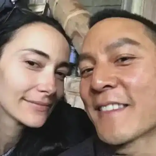 吴彦祖夫妻十年无性生活他老婆都男性化了两人在一起像兄弟