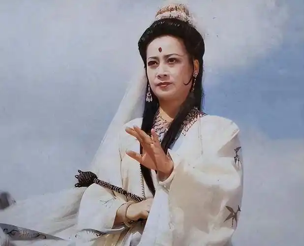 自从演了观音菩萨后,她身上连连发生"怪事",至今仍无法解释