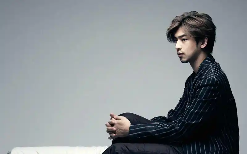 陈柏霖文艺气质写真图片桌面壁纸