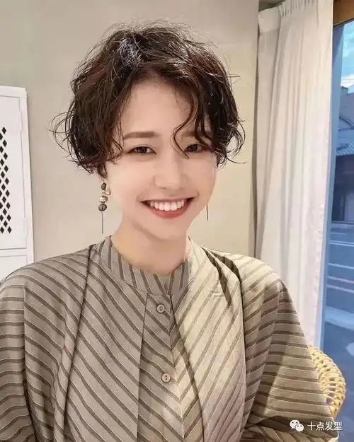 今年超流行的短发摩根纹理烫