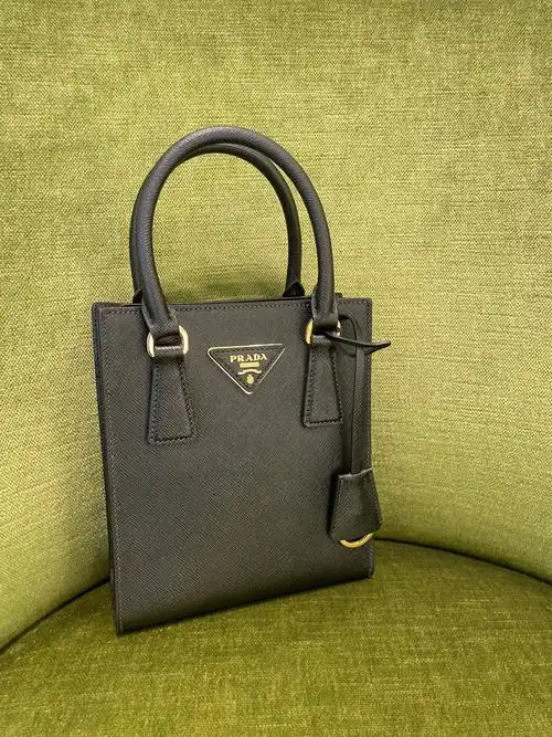 普拉达prada  #prada小托特  #prada女包