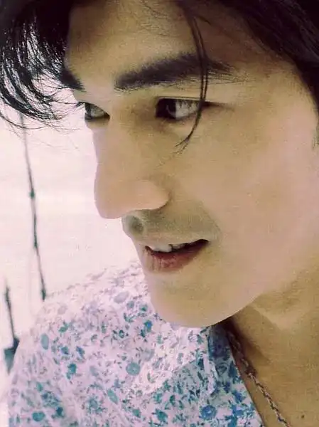 44岁金城武从小鲜肉到酷大叔横竖都是帅你喜欢哪个他