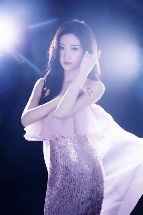 景甜飘纱仙女裙甜美写真图片