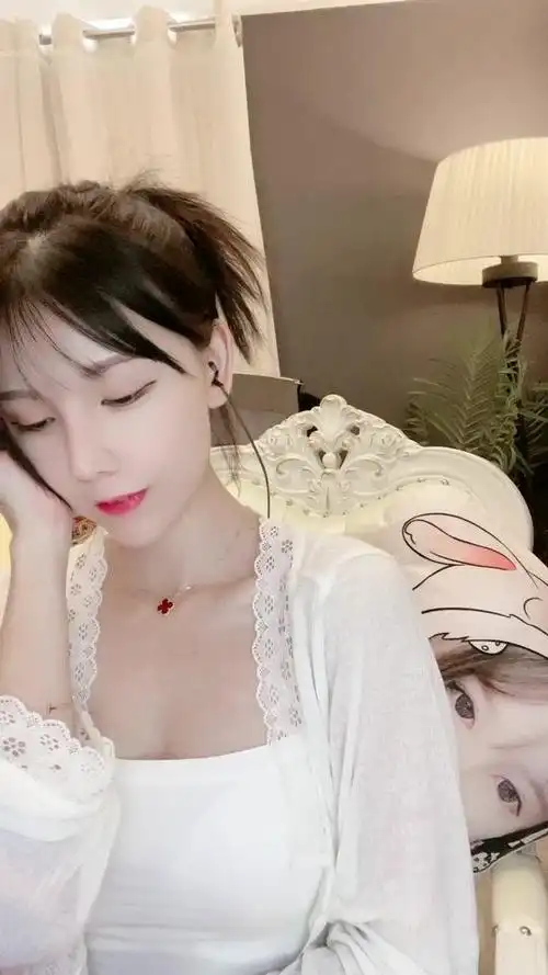 前小白_前小白个人资料_前小白直播间_18183kol_18183网红站