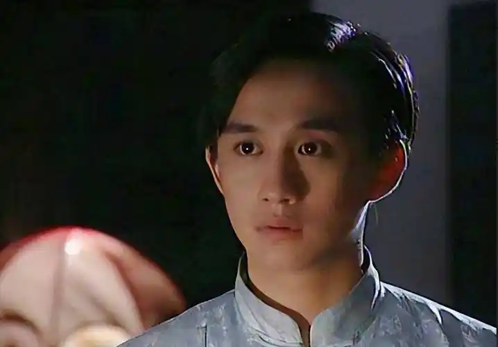 黄磊的学生非常众多,包括海清,温峥嵘,凌潇肃等人.