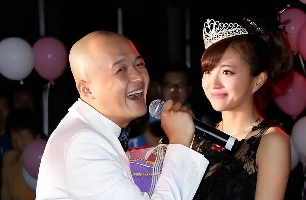 倒追包贝尔10年,为他"自残自杀",包文婧究竟在追求什么?