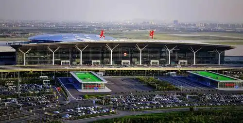 繁忙的天津滨海国际机场,是国家一类航空口岸,有国内航线131条