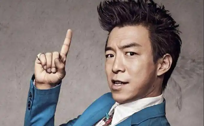 黄渤老婆小欧照片不愧夫妻相 打败林志玲的女人竟长这样