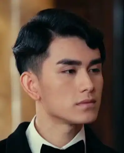 半妖倾城幽瞳(米热)的管家是谁