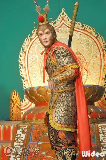 浙版”的《西游记》作品中,由梨园出身的费振翔饰演的孙悟空形象