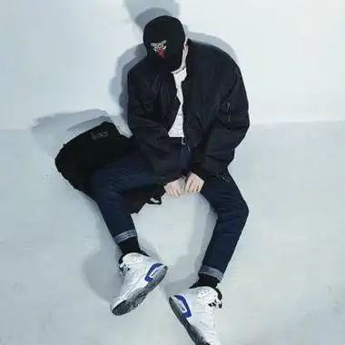 孤独伤感男生头像图片高清伤感孤独心境男生