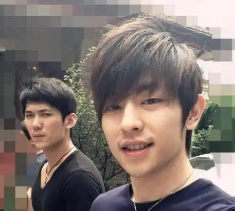 邓伦出道前旧照被疯传看到这颜值网友从小到大天生c位