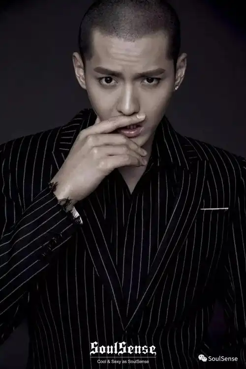 权志龙又剪头了果然短发才是检验帅哥的唯一标准