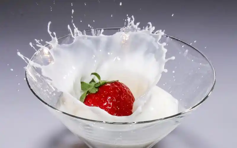 牛奶主题创意高清桌面壁纸图片