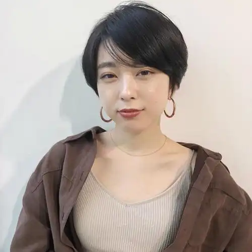 30岁以后的女生剪的短发优雅又有气质