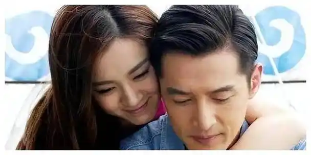 胡歌为何选择圈外女人做妻子?智慧与经济共融,利益一致!