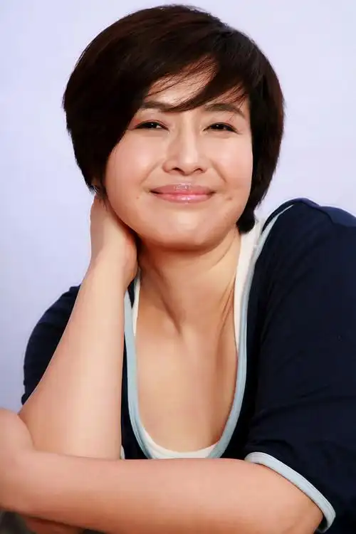 王澜,原名王兰,中国电影演员