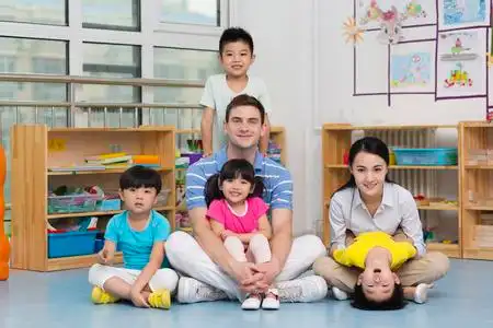 学生学前教育图片