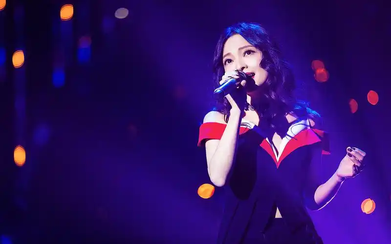 张韶涵《歌手》高清图片桌面壁纸