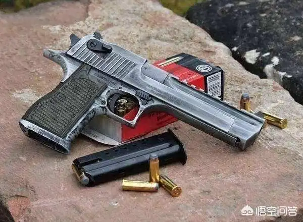 头条问答 - 沙漠之鹰重2公斤,后坐力还大,为何仍被认为是最优异的手枪