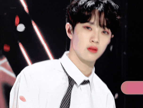 赖冠霖与神秘女性亲密约会曝光