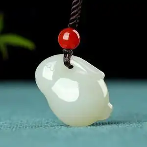 和田玉生肖兔吊坠女项链玉兔子时尚礼物玉坠立体玉吊坠小动物挂件
