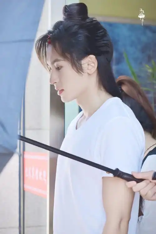 张哲瀚[超话]# [微风]#张哲瀚天涯客# 08.