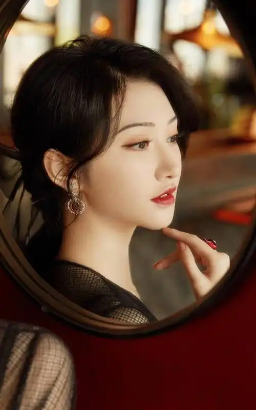 演员景甜,皮肤白皙,面容精致,来看美照吧|景甜|华语|女演员_新浪新闻