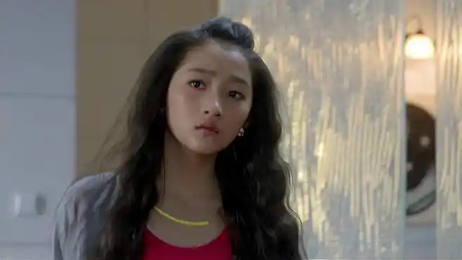 大丈夫:关晓彤回到家,家里空空荡荡,连个人都没有!