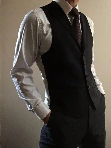 西装猛男的绘画参考这么霸道的姿势姐妹们要把持住啊