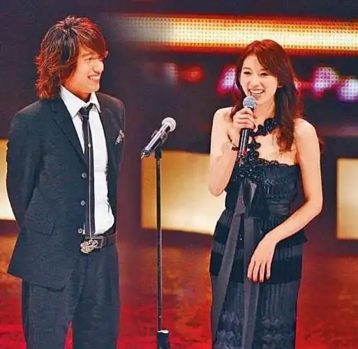 言承旭纵容工作人员怒吼路人与刘德华细心呵护粉丝形成对比