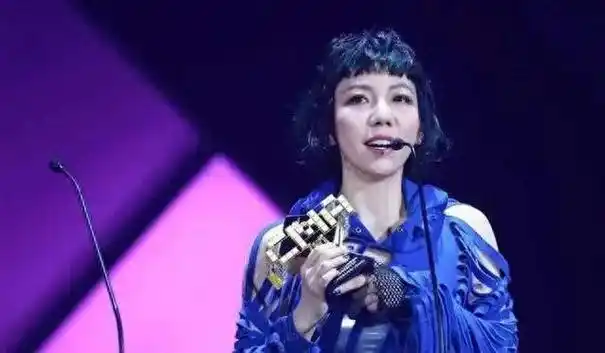 回顾昔日顶流吴莫愁从公众眼中消失的这3年都做了什么